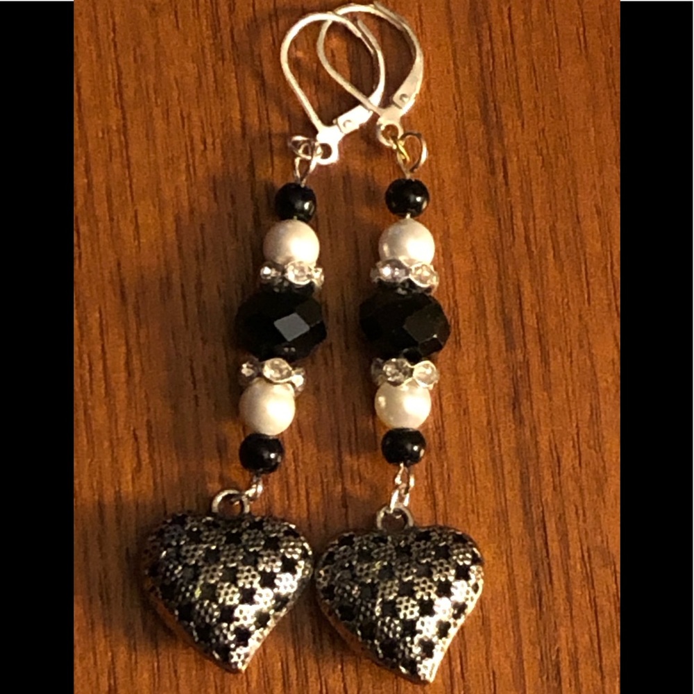 HP - Sophisticated Plaid Hearts Earrings - Picture 4 of 4